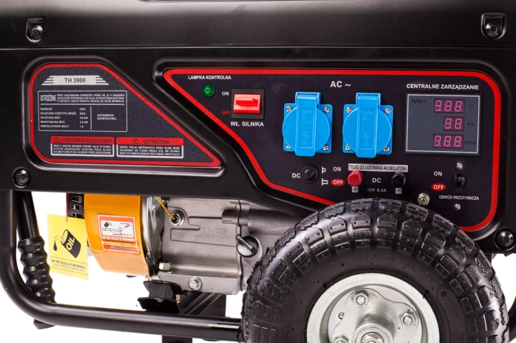 Panel sterowania agregatu Kruzer TH3900 – gniazda 230 V, AVR i zabezpieczenia