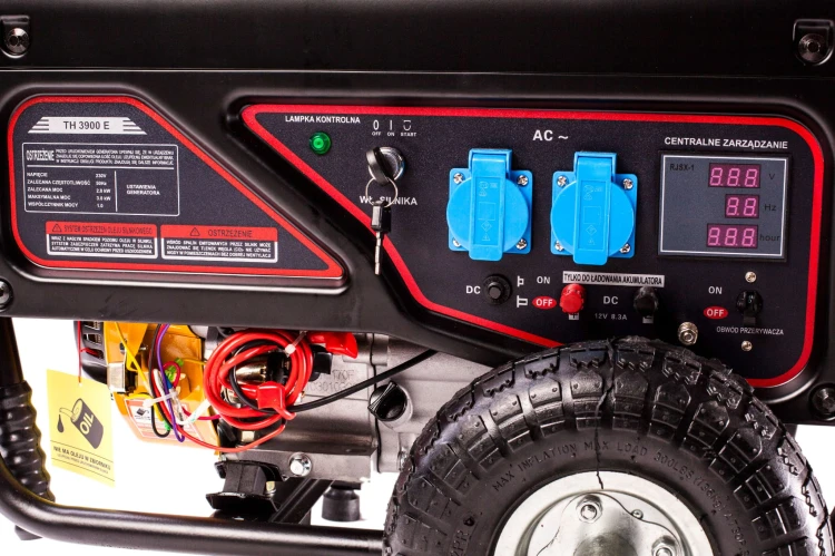 Panel sterowania agregatu Kruzer TH3900E – gniazda 230 V, AVR, rozruch elektryczny i zabezpieczenia