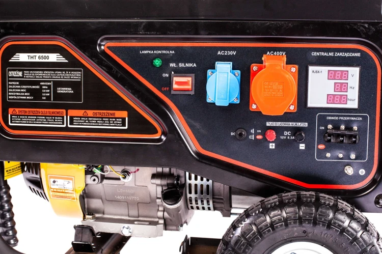 Panel sterowania agregatu Kruzer THT6500 – gniazda 400 i 230 V, AVR i zabezpieczenia